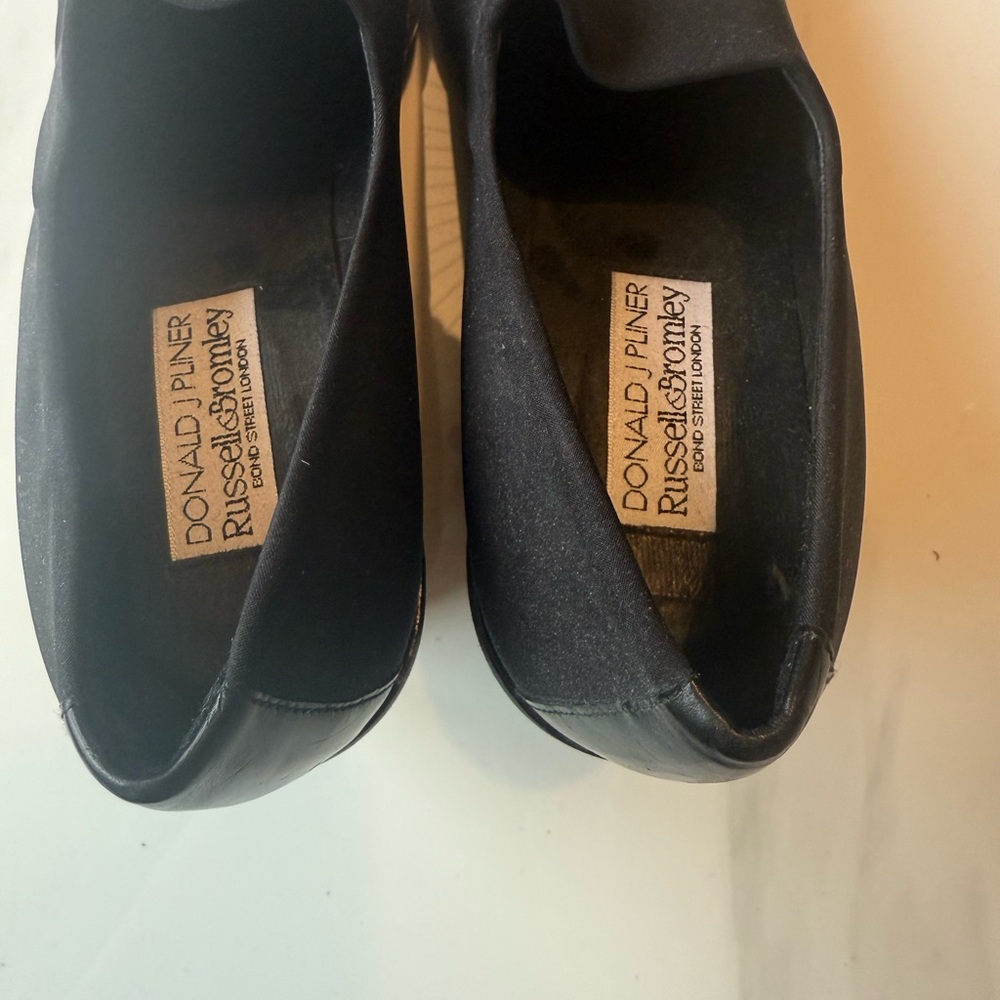 Donald J. Pliner Classic Black Loafers - Picture 2 of 6